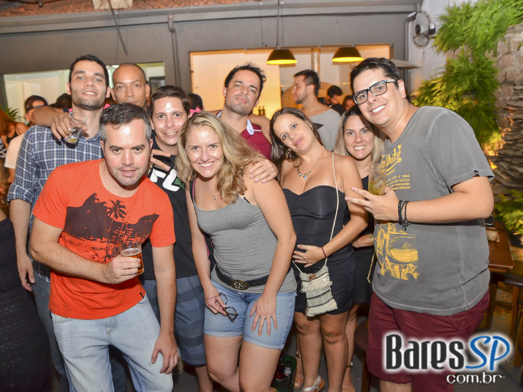 NaMadá Bar inaugurou na Vila Madalena com banda Balanço Mariah e DJ Harlen Barreto nas pick-ups NaMadá Bar inaugurou na Vila Madalena com banda Balanço Mariah e DJ Harlen Barreto nas pick-ups