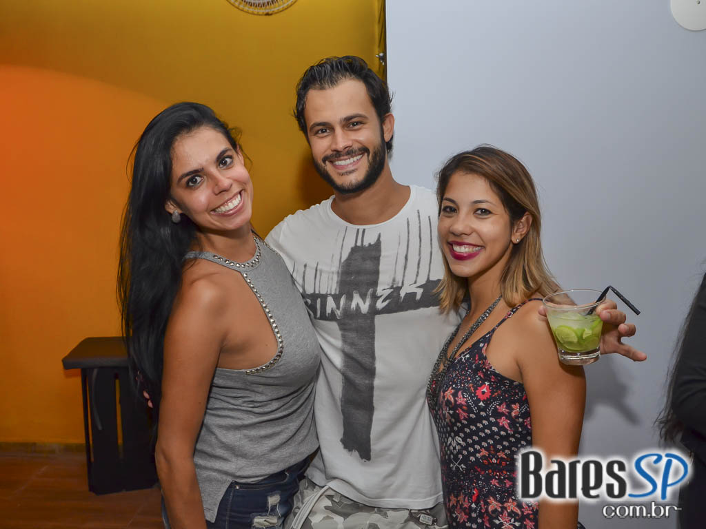 NaMadá Bar inaugurou na Vila Madalena com banda Balanço Mariah e DJ Harlen Barreto nas pick-ups NaMadá Bar inaugurou na Vila Madalena com banda Balanço Mariah e DJ Harlen Barreto nas pick-ups
