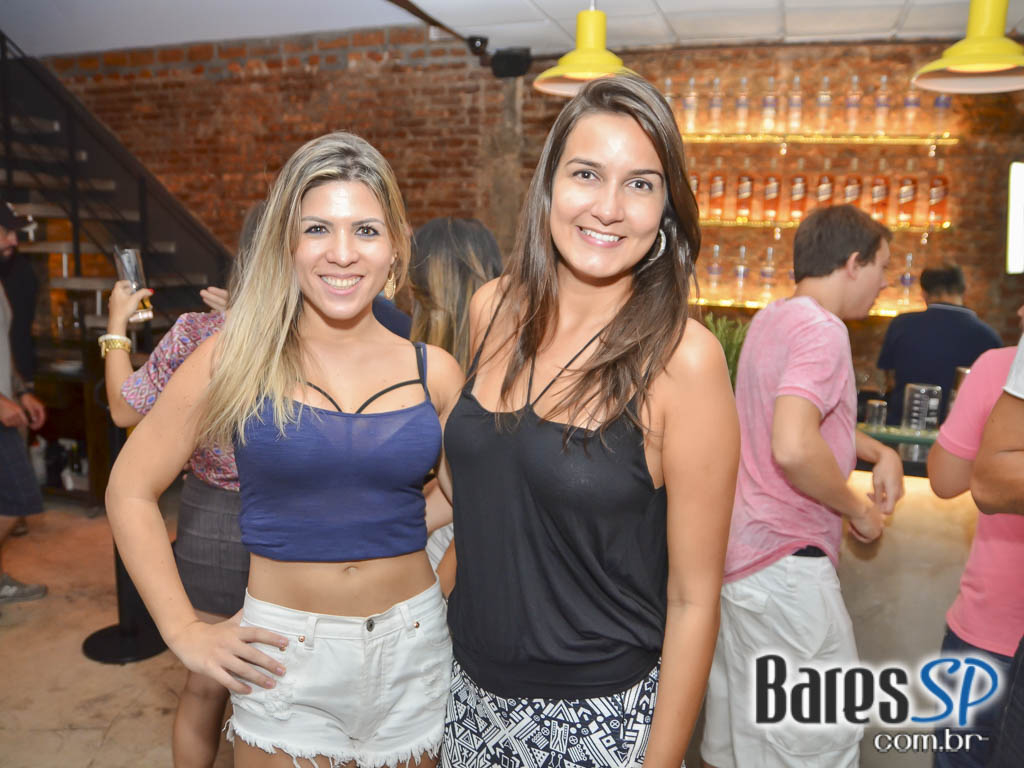 NaMadá Bar inaugurou na Vila Madalena com banda Balanço Mariah e DJ Harlen Barreto nas pick-ups NaMadá Bar inaugurou na Vila Madalena com banda Balanço Mariah e DJ Harlen Barreto nas pick-ups