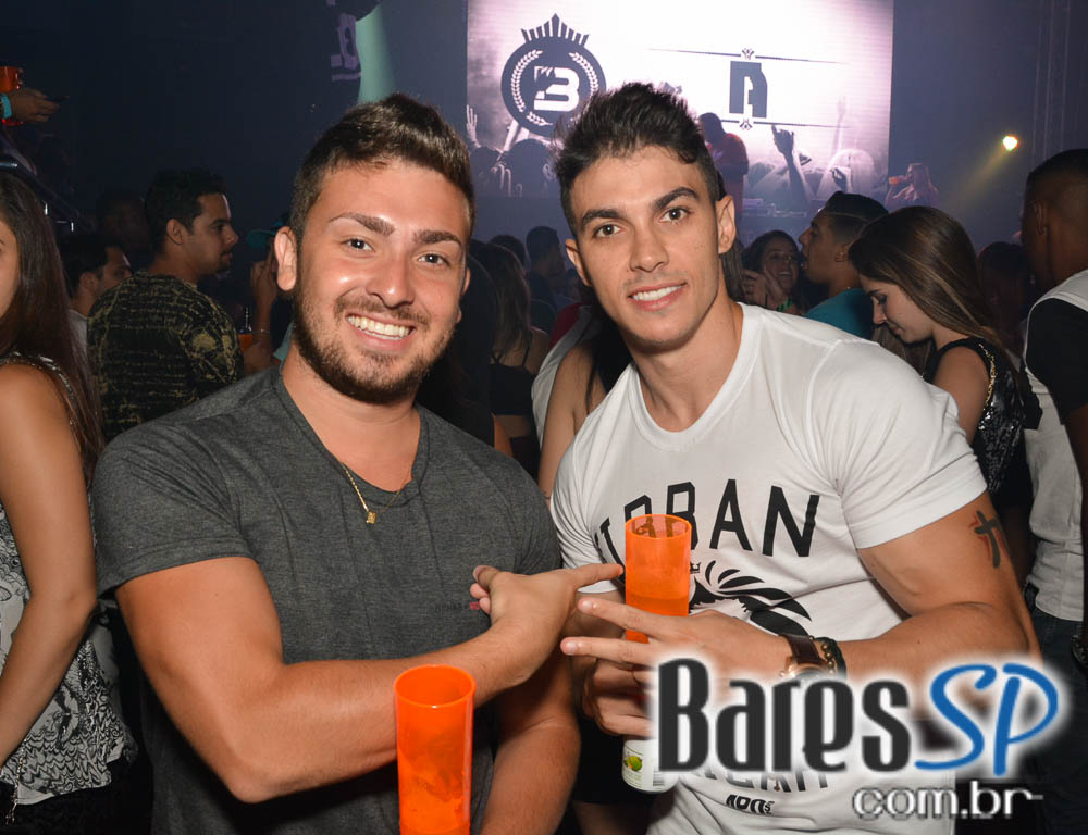 Nego do Borel e MC Bola comandaram o Baile do Patrão na Brooks SP Nego do Borel e MC Bola comandaram o Baile do Patrão na Brooks SP