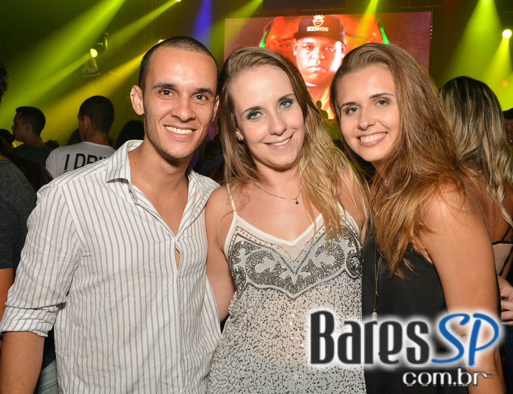 Nego do Borel e MC Bola comandaram o Baile do Patrão na Brooks SP Nego do Borel e MC Bola comandaram o Baile do Patrão na Brooks SP