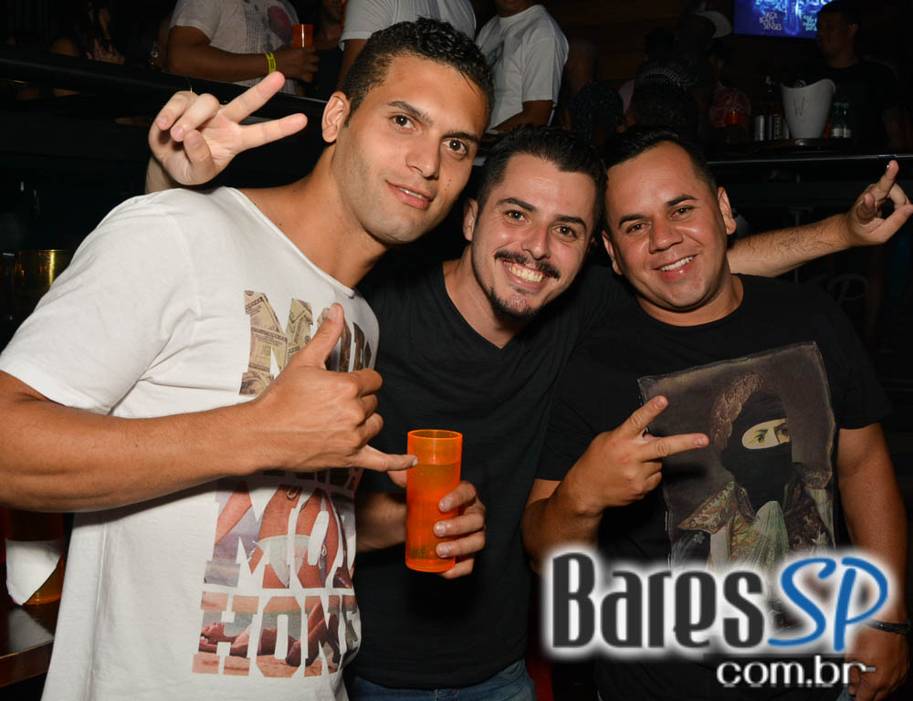 Nego do Borel e MC Bola comandaram o Baile do Patrão na Brooks SP Nego do Borel e MC Bola comandaram o Baile do Patrão na Brooks SP