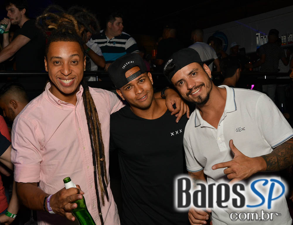 Nego do Borel e MC Bola comandaram o Baile do Patrão na Brooks SP Nego do Borel e MC Bola comandaram o Baile do Patrão na Brooks SP