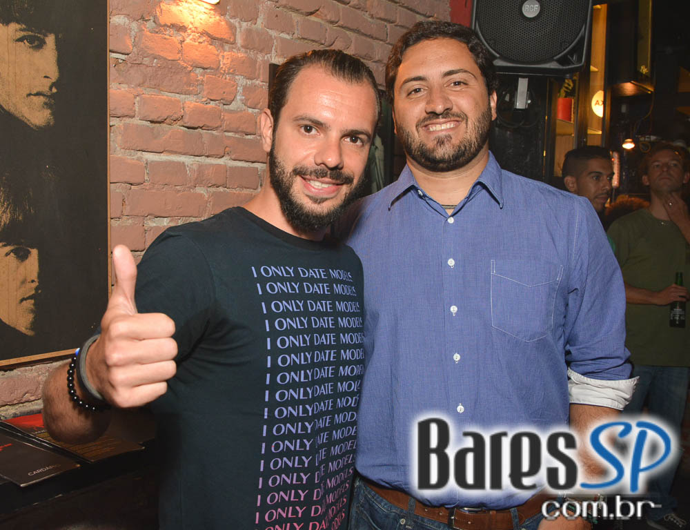 Banda B Jams animou a Festa de Aniversário do Paulo B. no B Music Bar Banda B Jams animou a Festa de Aniversário do Paulo B. no B Music Bar