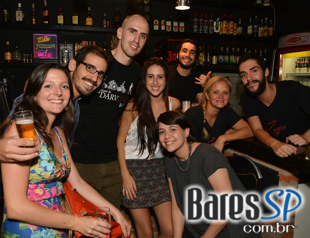 Banda B Jams animou a Festa de Aniversário do Paulo B. no B Music Bar Banda B Jams animou a Festa de Aniversário do Paulo B. no B Music Bar