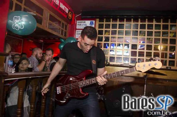Bandas Vih e Monk comandaram a noite com clássicos do rock no Republic Pub - St. Patrick's Week
