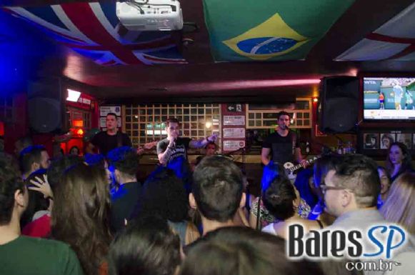 Bandas Vih e Monk comandaram a noite com clássicos do rock no Republic Pub - St. Patrick's Week