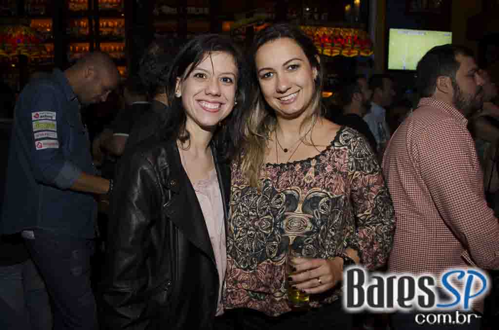 Rolls Rock se apresentou com os grandes clássicos do rock no Bar Charles Edward Rolls Rock se apresentou com os grandes clássicos do rock no Bar Charles Edward