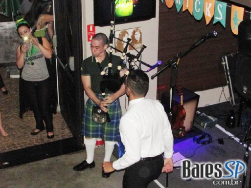 Banda Beoir, Sapateado Irlandês e Gaita de Fole na festa de St. Patricks Day do Kingsford