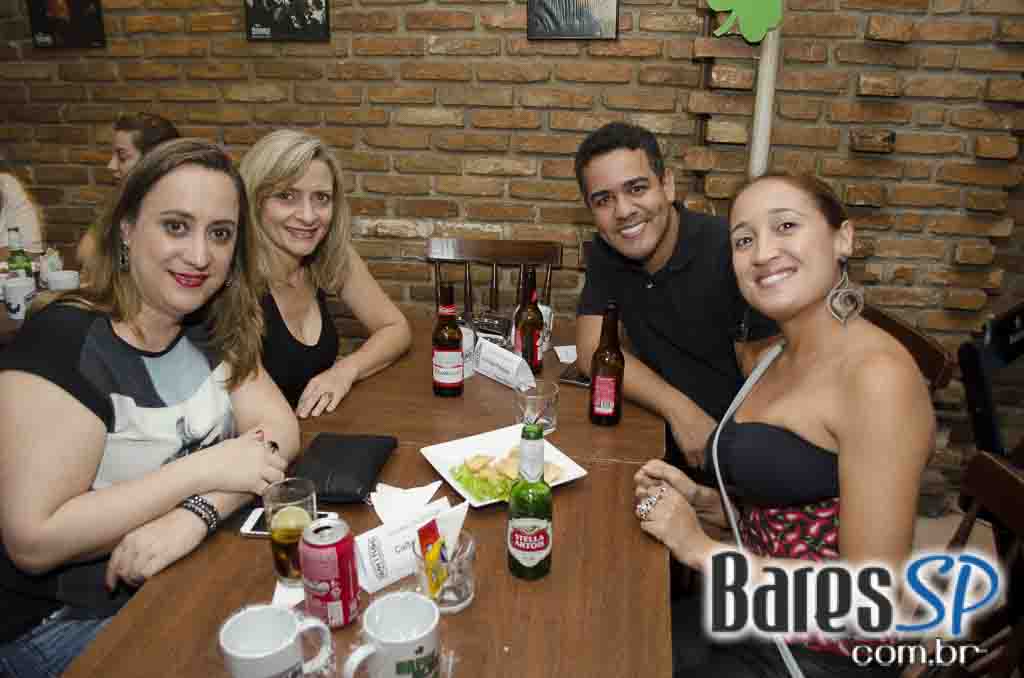 Bandas Interlude, Hey Ladies e Panic Smiths Cover no Morrison Rock Bar Bandas Interlude, Hey Ladies e Panic Smiths Cover no Morrison Rock Bar