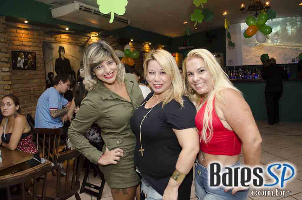 Bandas Interlude, Hey Ladies e Panic Smiths Cover no Morrison Rock Bar Bandas Interlude, Hey Ladies e Panic Smiths Cover no Morrison Rock Bar