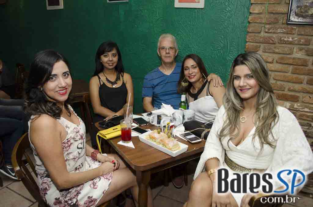 Bandas Interlude, Hey Ladies e Panic Smiths Cover no Morrison Rock Bar Bandas Interlude, Hey Ladies e Panic Smiths Cover no Morrison Rock Bar