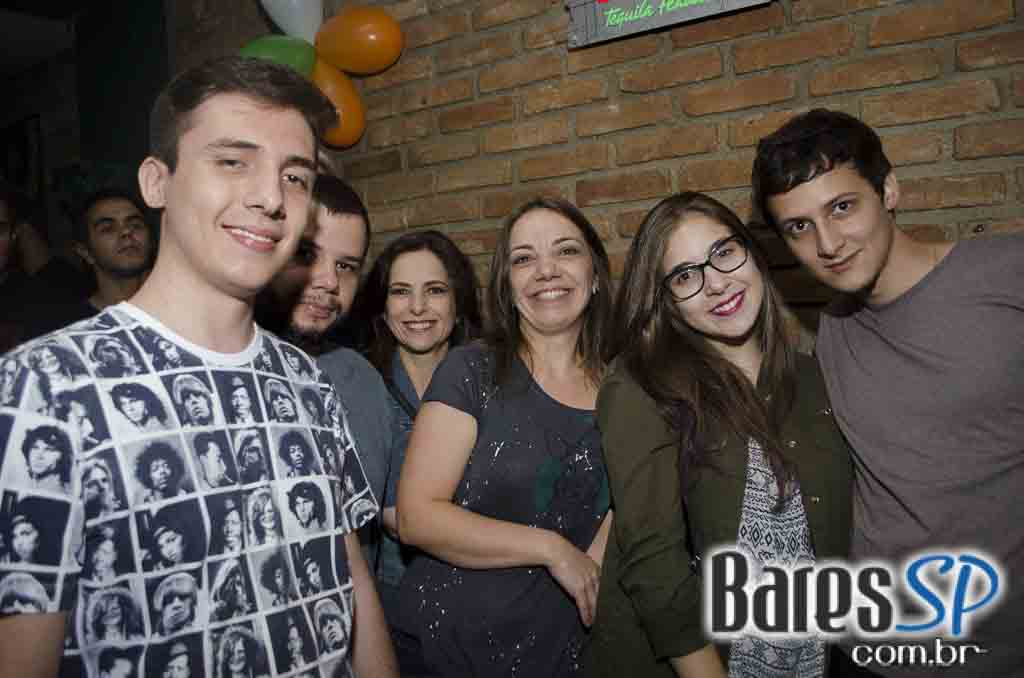 Apresentação da banda Almanak no palco do Morrison Rock Bar Apresentação da banda Almanak no palco do Morrison Rock Bar