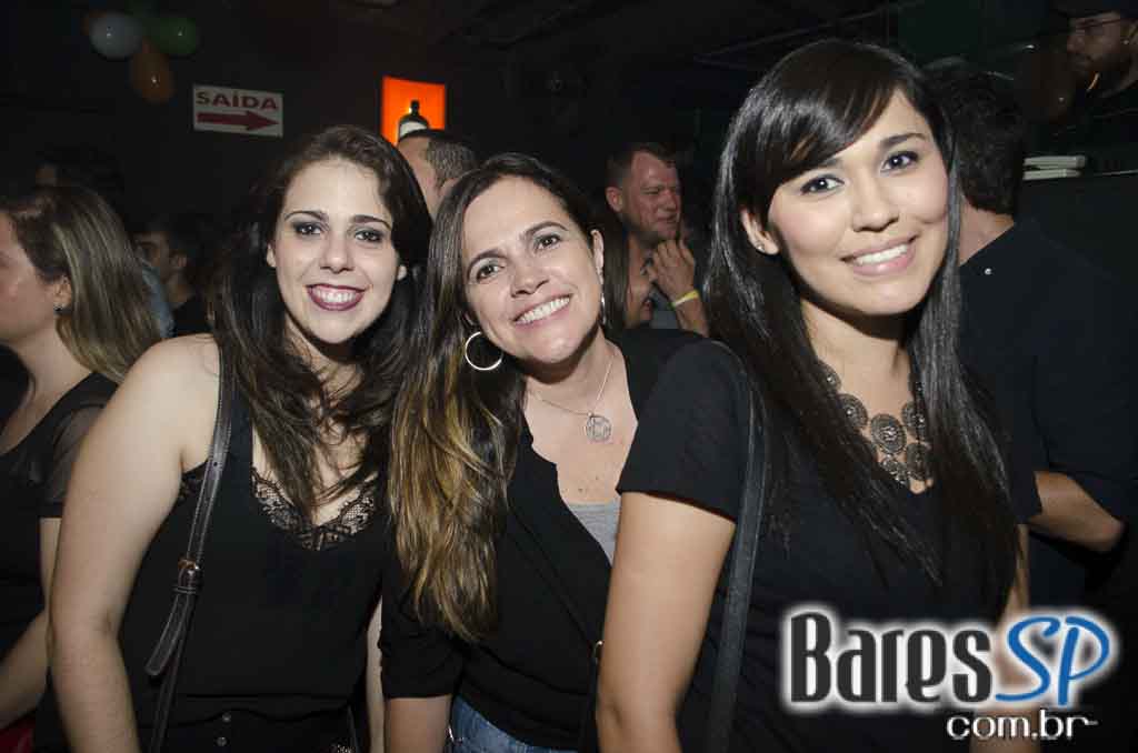 Apresentação da banda Almanak no palco do Morrison Rock Bar Apresentação da banda Almanak no palco do Morrison Rock Bar