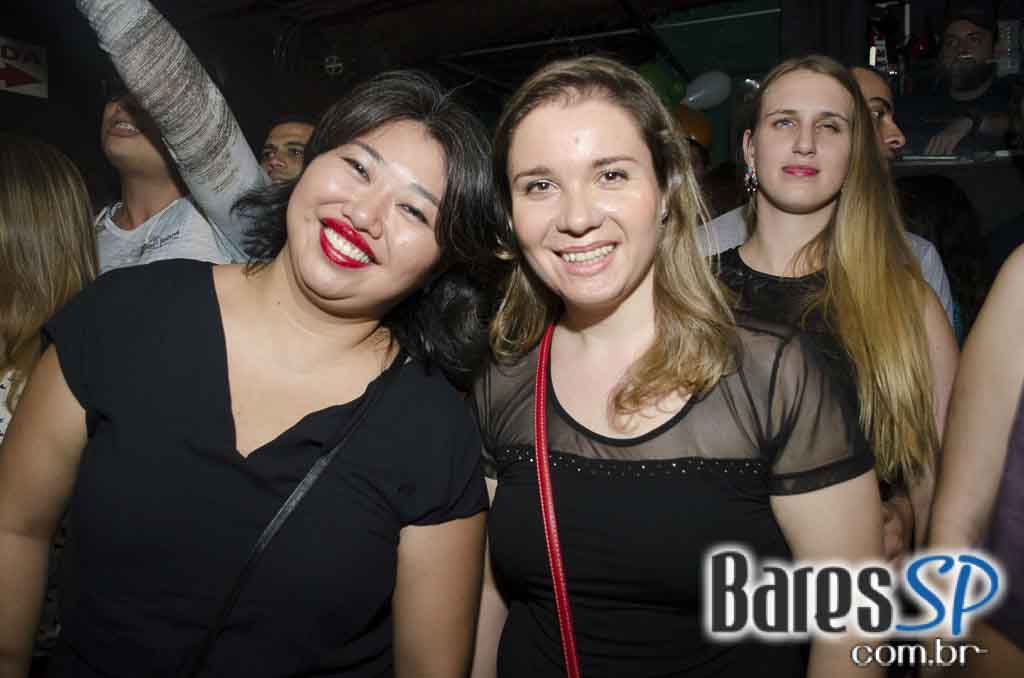 Apresentação da banda Almanak no palco do Morrison Rock Bar Apresentação da banda Almanak no palco do Morrison Rock Bar