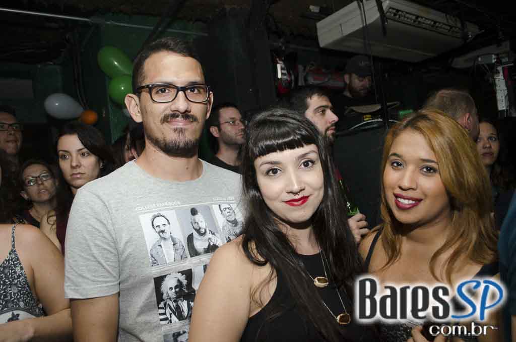 Apresentação da banda Almanak no palco do Morrison Rock Bar Apresentação da banda Almanak no palco do Morrison Rock Bar
