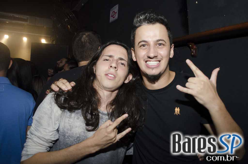 Apresentação da banda Almanak no palco do Morrison Rock Bar Apresentação da banda Almanak no palco do Morrison Rock Bar