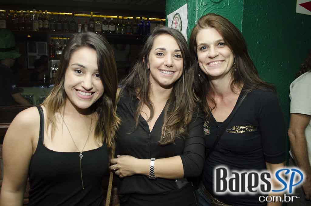 Apresentação da banda Almanak no palco do Morrison Rock Bar Apresentação da banda Almanak no palco do Morrison Rock Bar