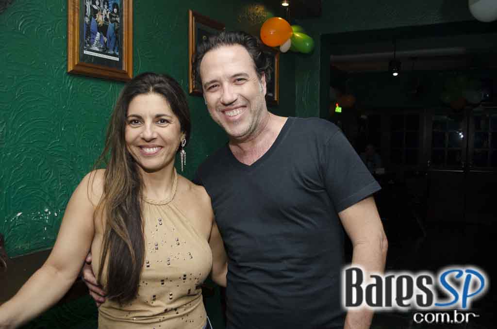 Apresentação da banda Almanak no palco do Morrison Rock Bar Apresentação da banda Almanak no palco do Morrison Rock Bar