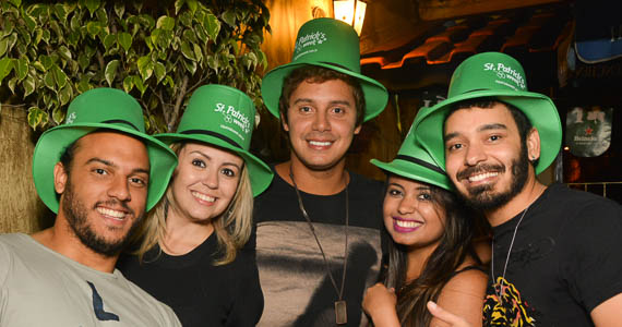 Banda 4 Play Rock Band agitou o sábado no St. Johns Irish Pub