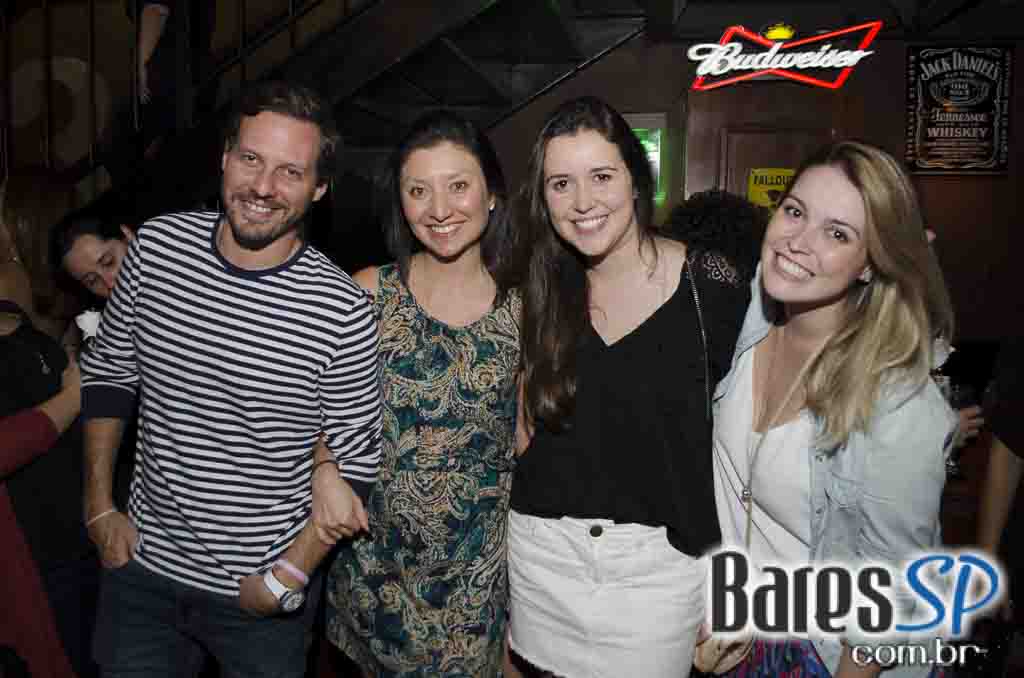 The Sailor animou a noite do público com show da banda Insônica The Sailor animou a noite do público com show da banda Insônica