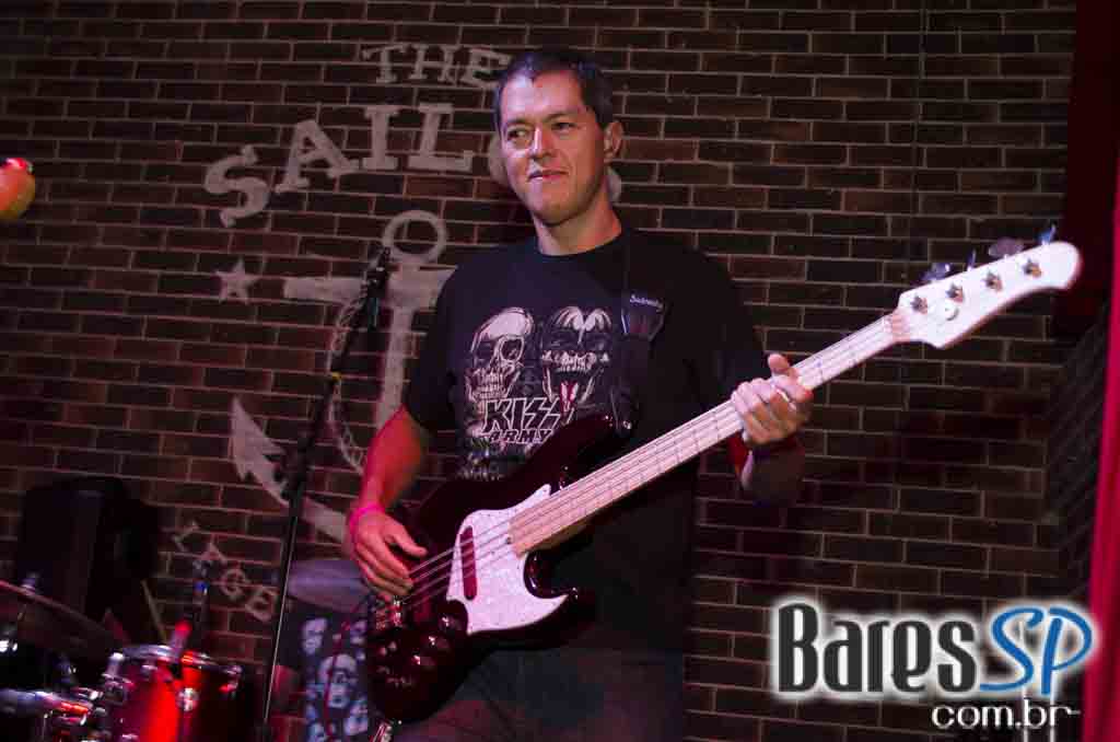 The Sailor animou a noite do público com show da banda Insônica The Sailor animou a noite do público com show da banda Insônica