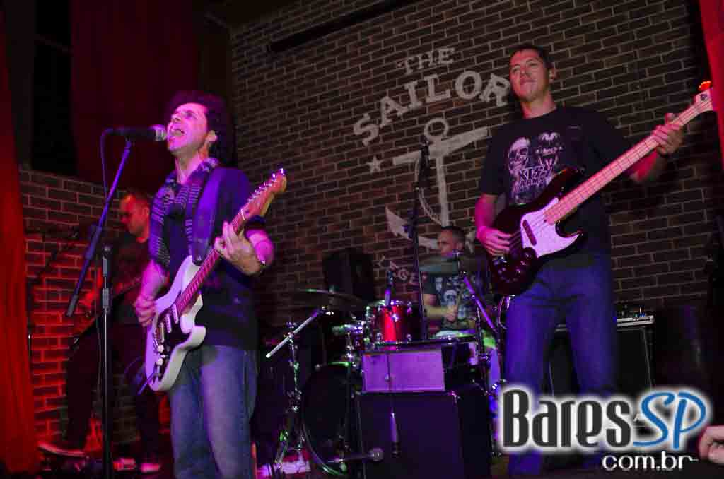 The Sailor animou a noite do público com show da banda Insônica The Sailor animou a noite do público com show da banda Insônica