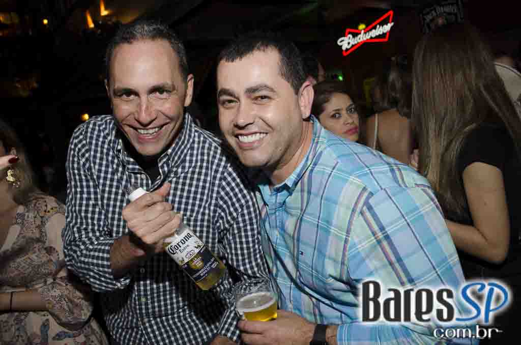 The Sailor animou a noite do público com show da banda Insônica The Sailor animou a noite do público com show da banda Insônica