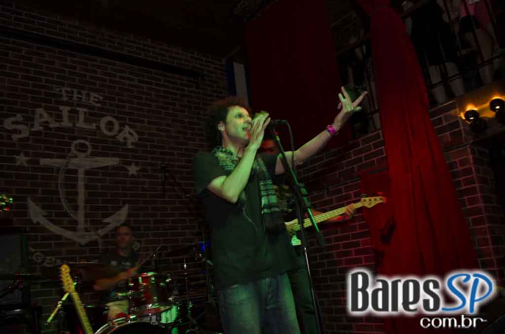 The Sailor animou a noite do público com show da banda Insônica The Sailor animou a noite do público com show da banda Insônica