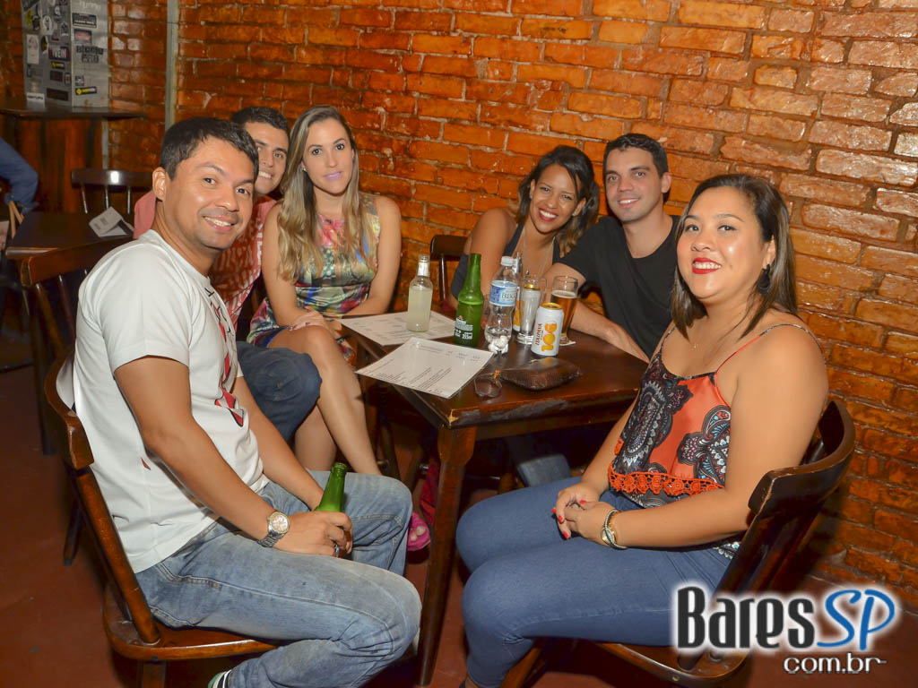 Bandas de rock animaram o sábado com muito rock no Café Aurora Bandas de rock animaram o sábado com muito rock no Café Aurora