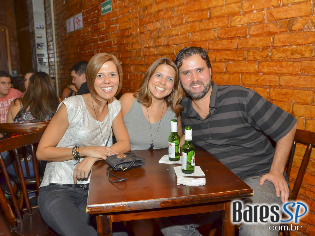 Bandas de rock animaram o sábado com muito rock no Café Aurora Bandas de rock animaram o sábado com muito rock no Café Aurora