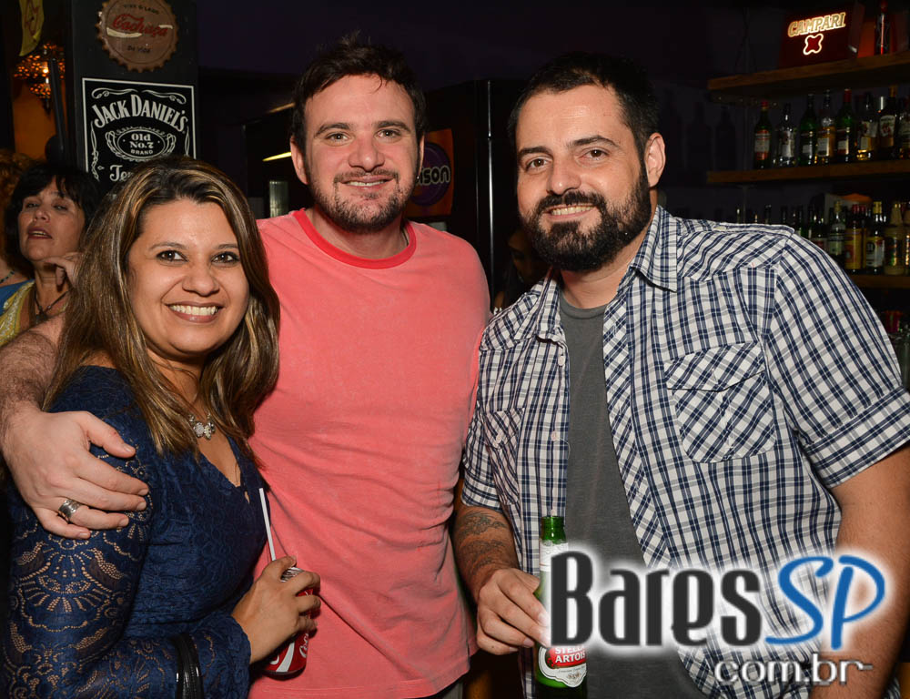 Festa de 5 anos do Poison Bar e Balada com DJs Demoh e Cesar Goulart no sábado Festa de 5 anos do Poison Bar e Balada com DJs Demoh e Cesar Goulart no sábado