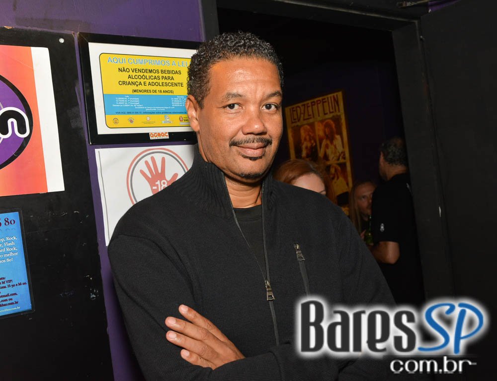 Festa de 5 anos do Poison Bar e Balada com DJs Demoh e Cesar Goulart no sábado Festa de 5 anos do Poison Bar e Balada com DJs Demoh e Cesar Goulart no sábado