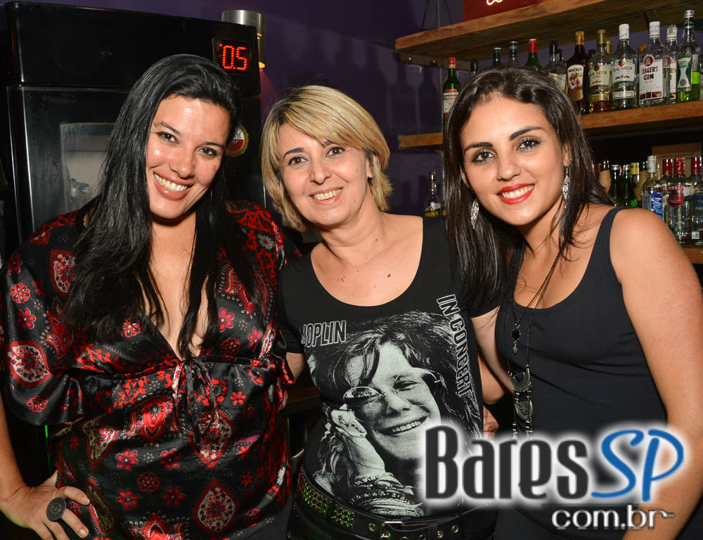 Festa de 5 anos do Poison Bar e Balada com DJs Demoh e Cesar Goulart no sábado Festa de 5 anos do Poison Bar e Balada com DJs Demoh e Cesar Goulart no sábado