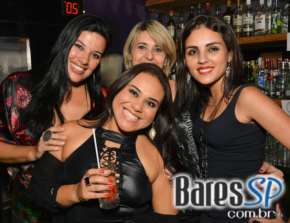 Festa de 5 anos do Poison Bar e Balada com DJs Demoh e Cesar Goulart no sábado Festa de 5 anos do Poison Bar e Balada com DJs Demoh e Cesar Goulart no sábado