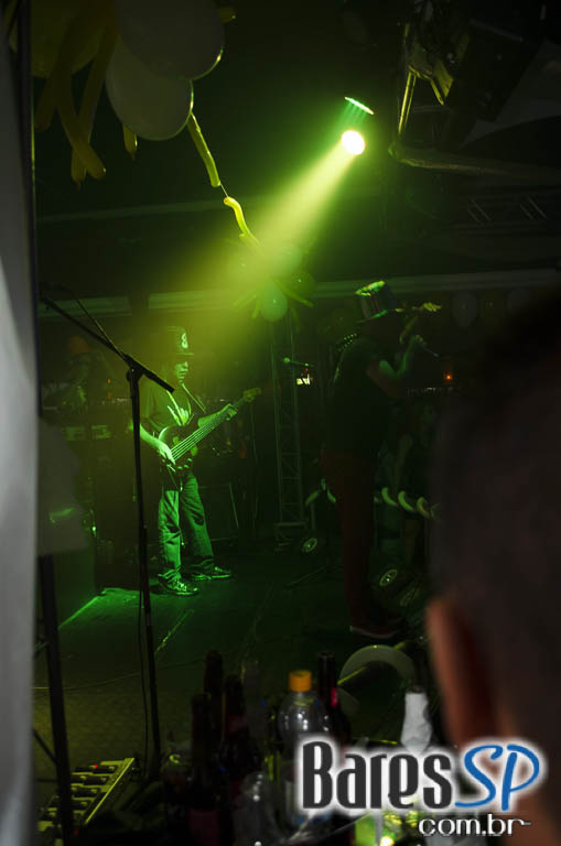 Banda Underrock animou a noite do Memphis Rock Bar com clássicos do rock Banda Underrock animou a noite do Memphis Rock Bar com clássicos do rock