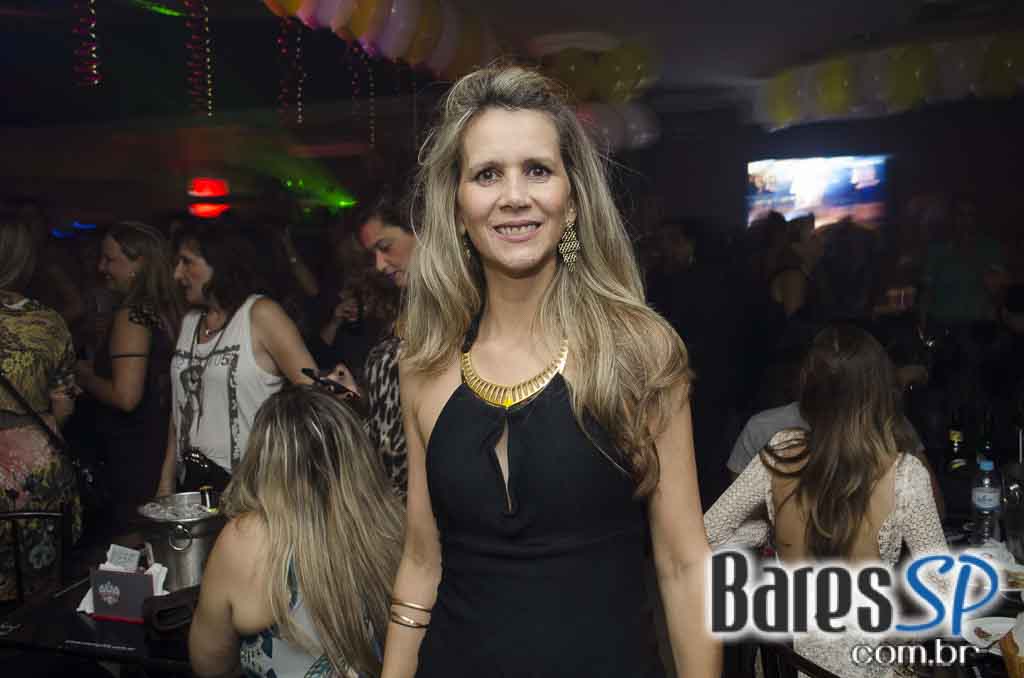 Banda Underrock animou a noite do Memphis Rock Bar com clássicos do rock Banda Underrock animou a noite do Memphis Rock Bar com clássicos do rock