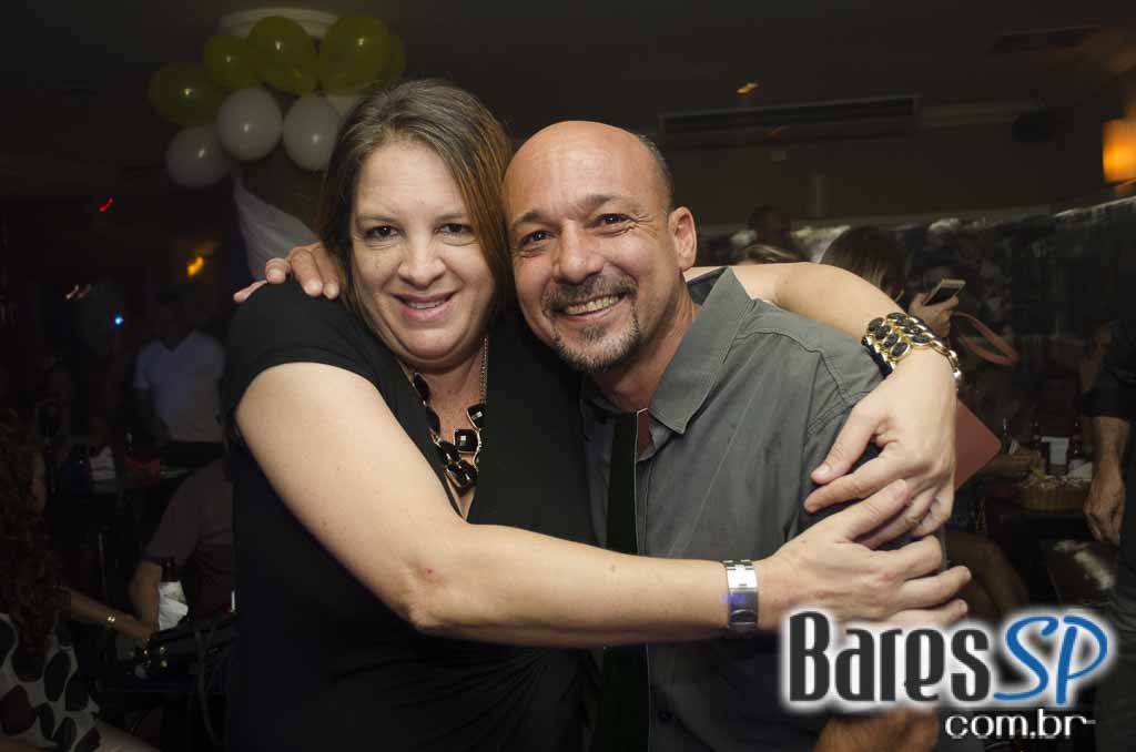 Banda Underrock animou a noite do Memphis Rock Bar com clássicos do rock Banda Underrock animou a noite do Memphis Rock Bar com clássicos do rock