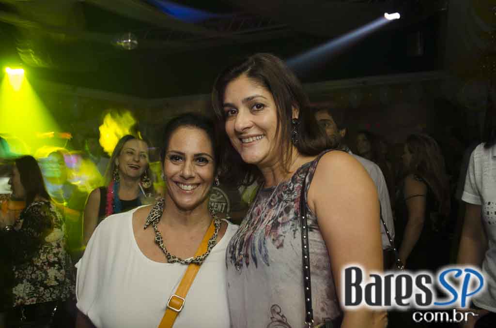 Banda Underrock animou a noite do Memphis Rock Bar com clássicos do rock Banda Underrock animou a noite do Memphis Rock Bar com clássicos do rock