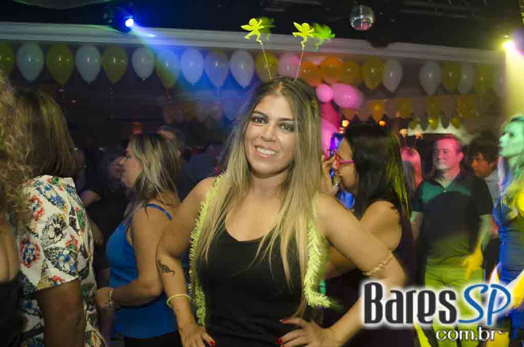 Banda Underrock animou a noite do Memphis Rock Bar com clássicos do rock Banda Underrock animou a noite do Memphis Rock Bar com clássicos do rock