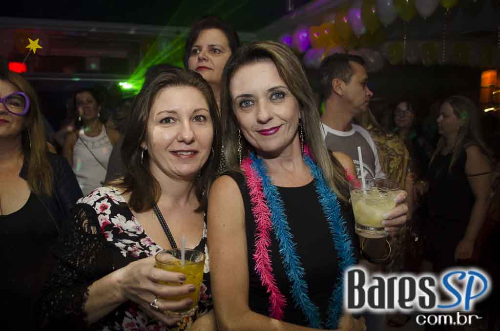 Banda Underrock animou a noite do Memphis Rock Bar com clássicos do rock Banda Underrock animou a noite do Memphis Rock Bar com clássicos do rock