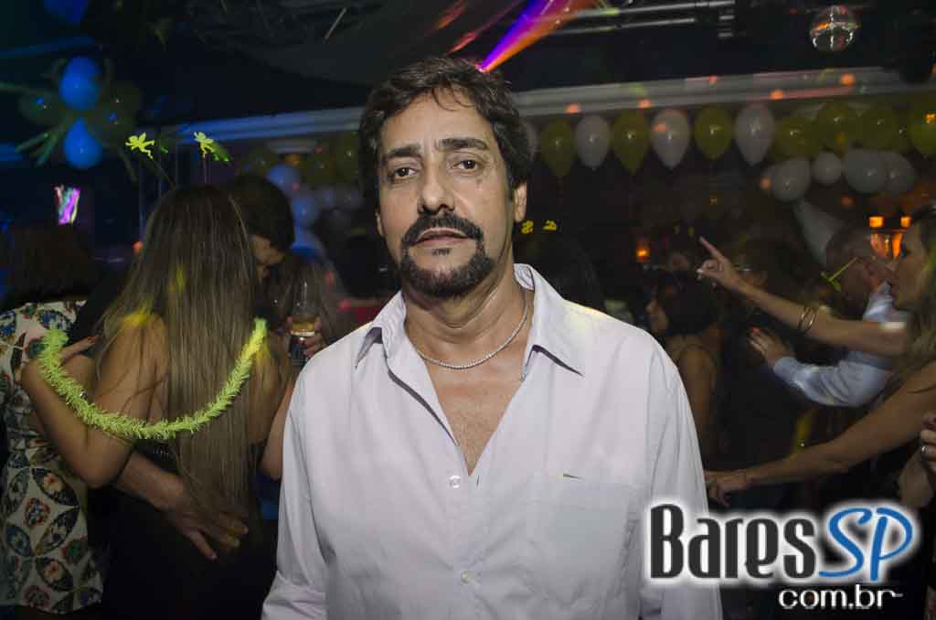 Banda Underrock animou a noite do Memphis Rock Bar com clássicos do rock Banda Underrock animou a noite do Memphis Rock Bar com clássicos do rock