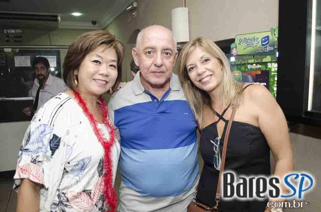 Banda Underrock animou a noite do Memphis Rock Bar com clássicos do rock Banda Underrock animou a noite do Memphis Rock Bar com clássicos do rock