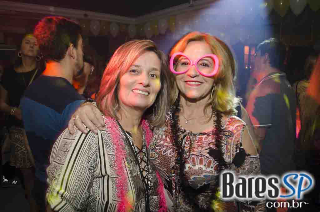 Banda Underrock animou a noite do Memphis Rock Bar com clássicos do rock Banda Underrock animou a noite do Memphis Rock Bar com clássicos do rock