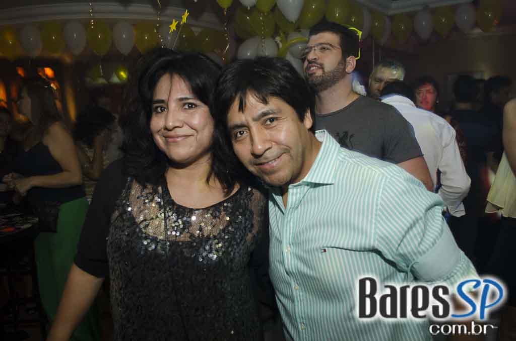 Banda Underrock animou a noite do Memphis Rock Bar com clássicos do rock Banda Underrock animou a noite do Memphis Rock Bar com clássicos do rock