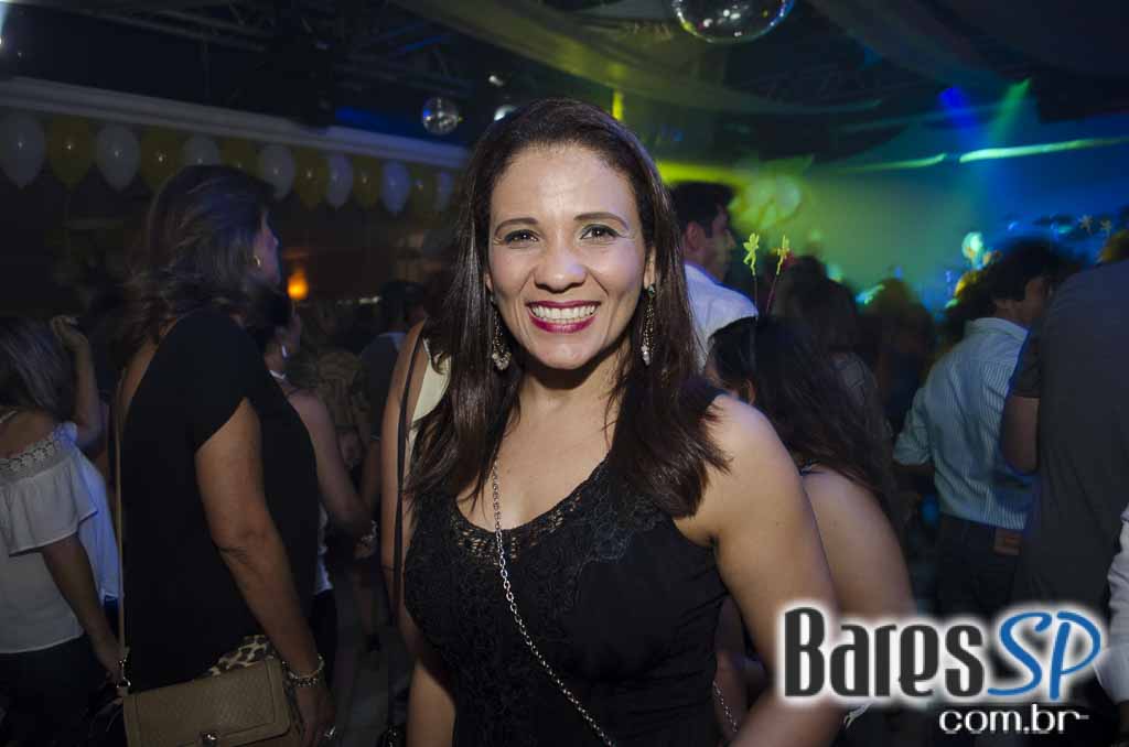 Banda Underrock animou a noite do Memphis Rock Bar com clássicos do rock Banda Underrock animou a noite do Memphis Rock Bar com clássicos do rock