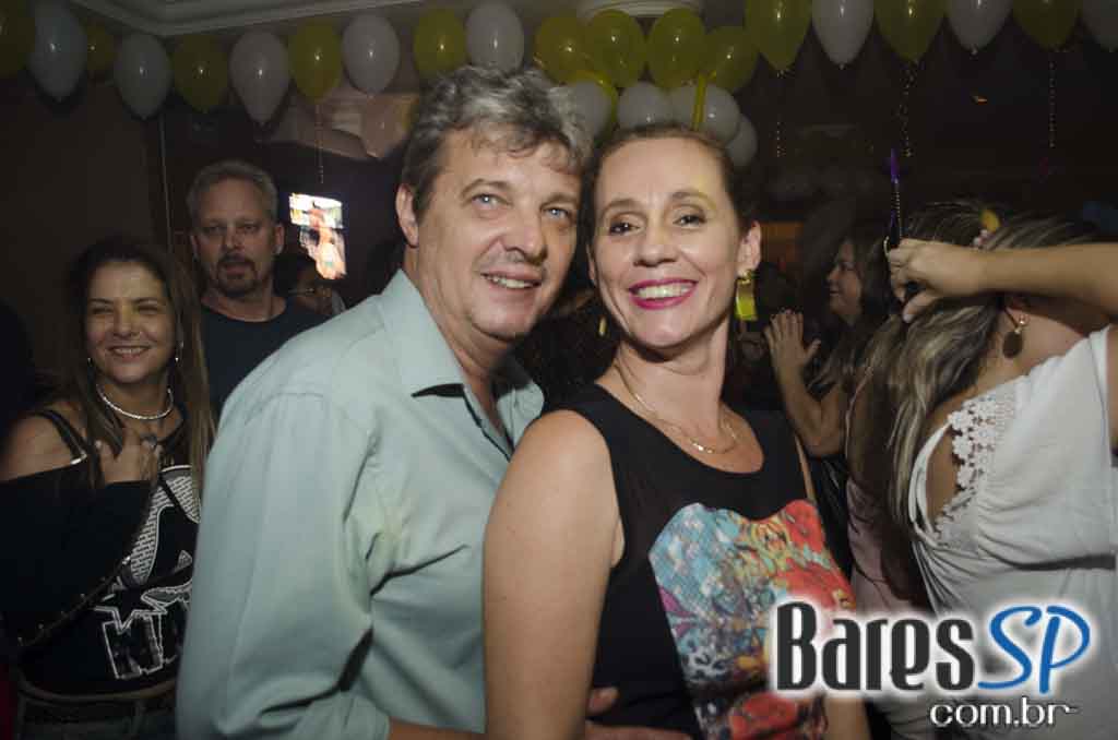 Banda Underrock animou a noite do Memphis Rock Bar com clássicos do rock Banda Underrock animou a noite do Memphis Rock Bar com clássicos do rock