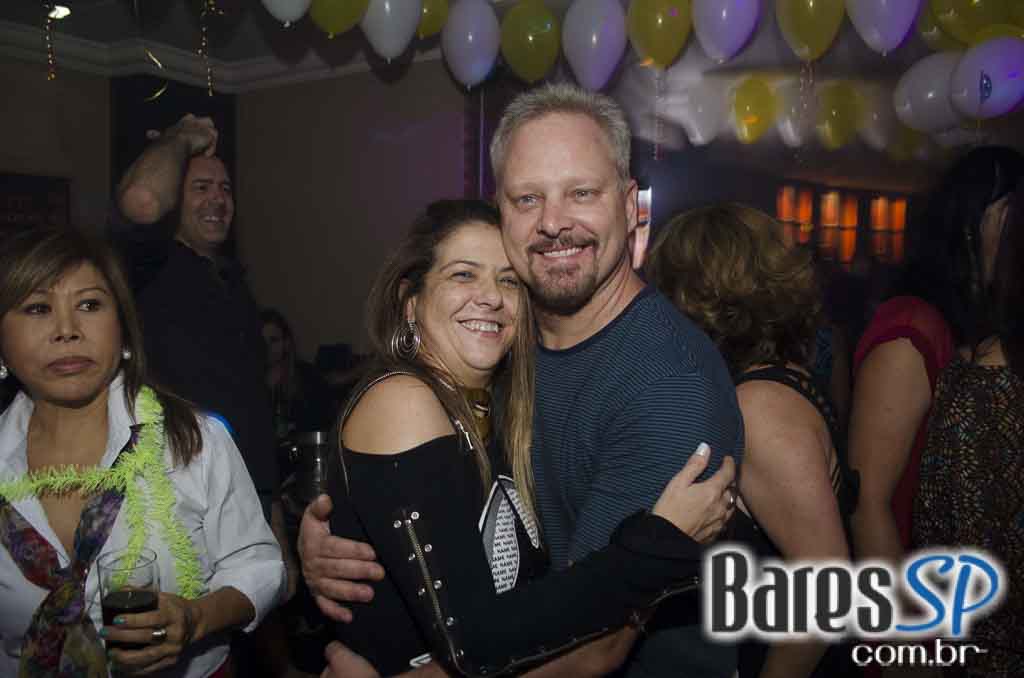 Banda Underrock animou a noite do Memphis Rock Bar com clássicos do rock Banda Underrock animou a noite do Memphis Rock Bar com clássicos do rock