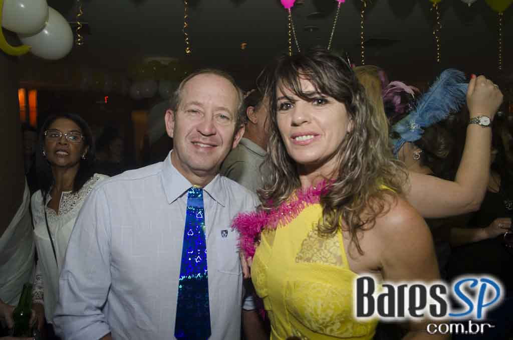 Banda Underrock animou a noite do Memphis Rock Bar com clássicos do rock Banda Underrock animou a noite do Memphis Rock Bar com clássicos do rock