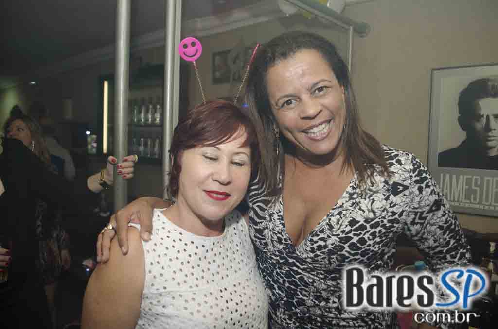 Banda Underrock animou a noite do Memphis Rock Bar com clássicos do rock Banda Underrock animou a noite do Memphis Rock Bar com clássicos do rock